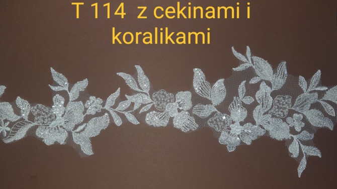 T 114 z cekinami i koralikami